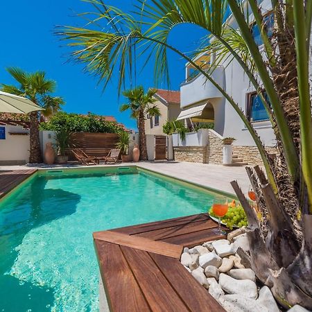 Apartments "Villa Antisin" With Heated Pool Задар Экстерьер фото