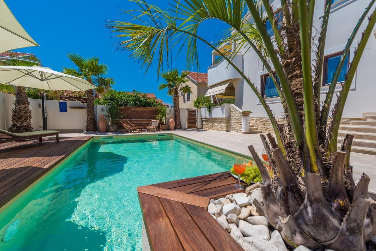 Apartments "Villa Antisin" With Heated Pool Задар Экстерьер фото
