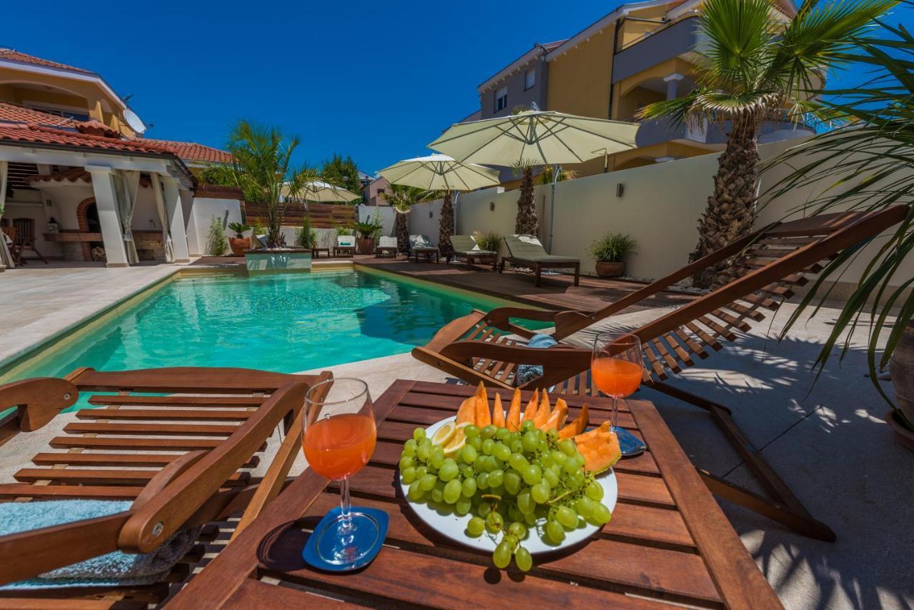 Apartments "Villa Antisin" With Heated Pool Задар Экстерьер фото