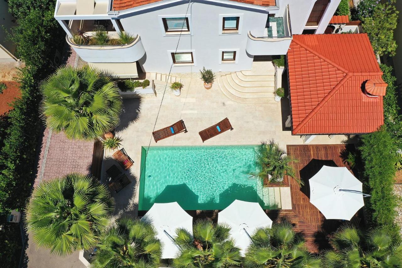 Apartments "Villa Antisin" With Heated Pool Задар Экстерьер фото