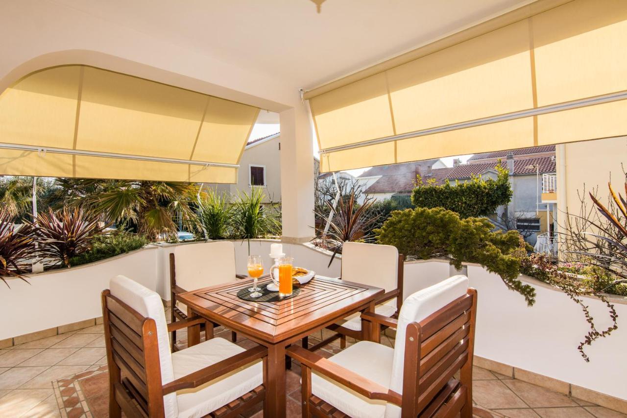 Apartments "Villa Antisin" With Heated Pool Задар Экстерьер фото